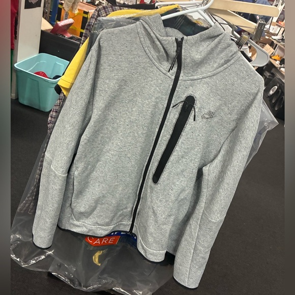 Nike Other - Nike Sportswear Men's Tech Fleece Full-Zip Hoodie SZ L Black/Gray Pre Owned